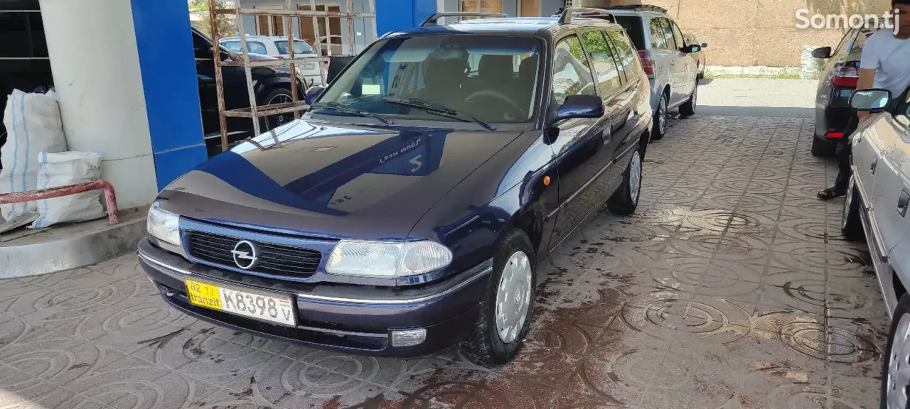 Opel Astra F 1998 · 1.6 MT