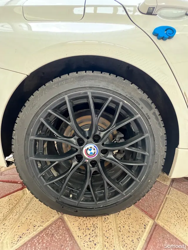 BMW M3 2015 · 2.0 AT