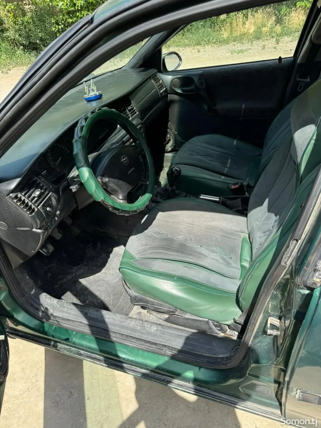 Opel Vectra B 1996 · 1.6 MT