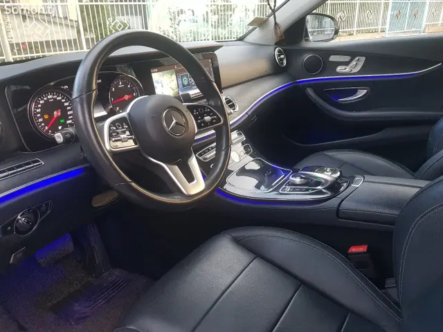 Mercedes-Benz E class 2018 · 2.2 AT