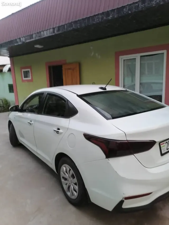 Hyundai Solaris 2018 · 1.8 AT