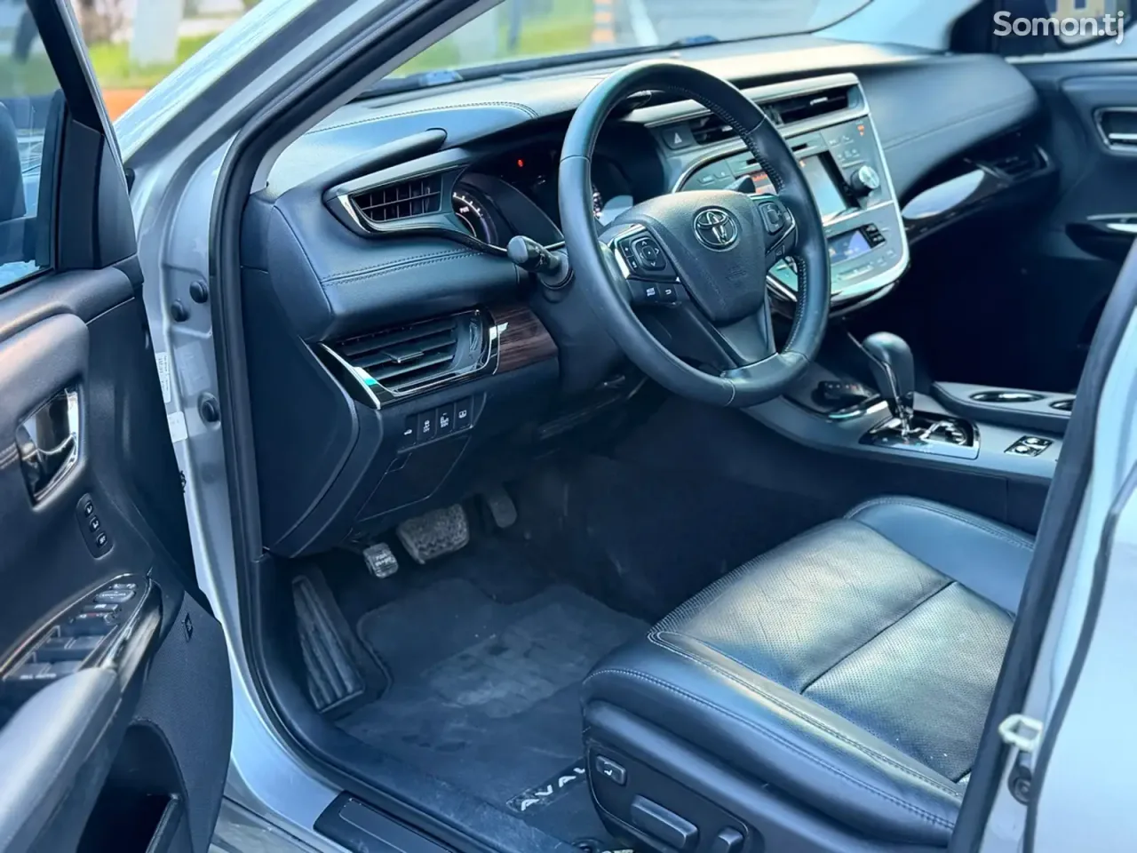 Toyota Avalon 2015 · 2.5 AT