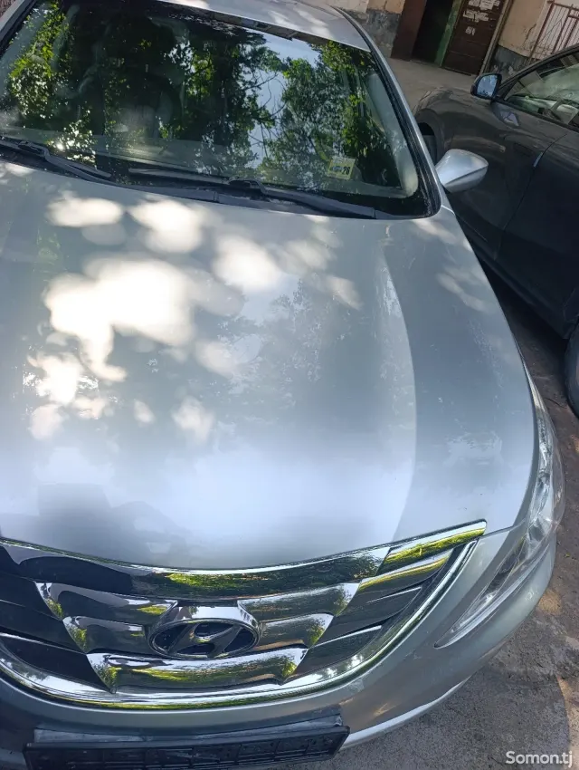 Hyundai Sonata 2011 · 2.0 AT