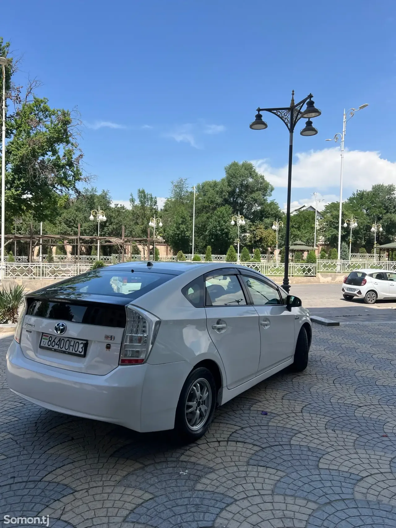Toyota Prius 2012 · 1.8 AMT