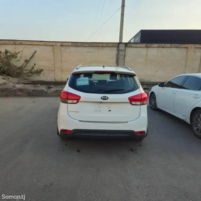 Kia Carens 2014 · 2.0 AT