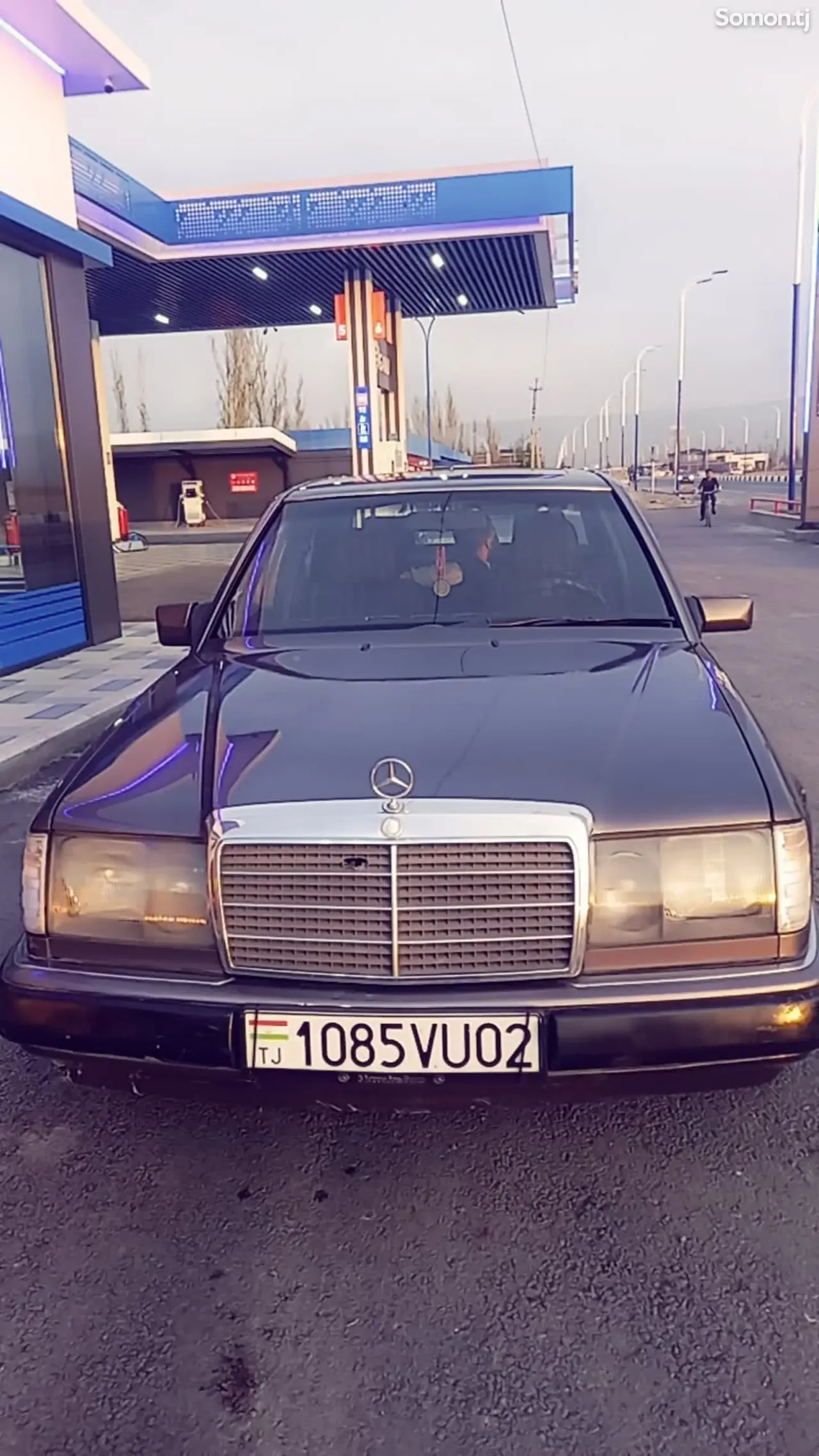 Mercedes-Benz W124 1991 · 2.0 MT