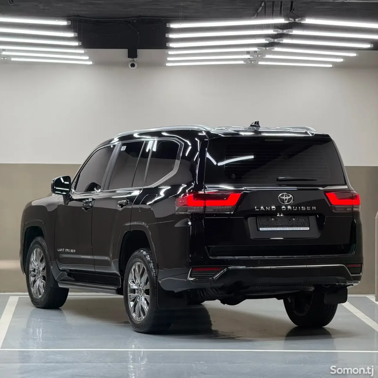 Toyota Land Cruiser 2025 · 3.5 AT