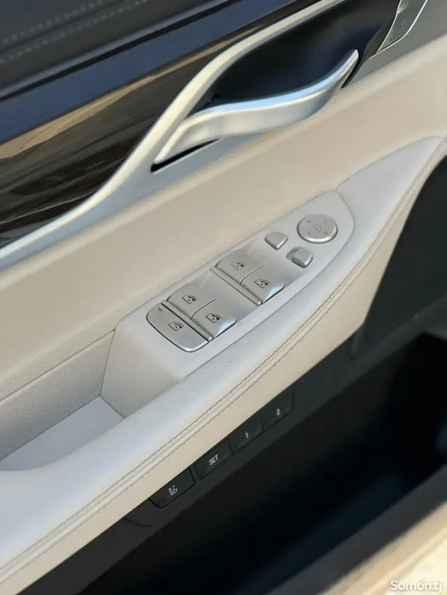 BMW 7 series 2021 · 3.0 AT