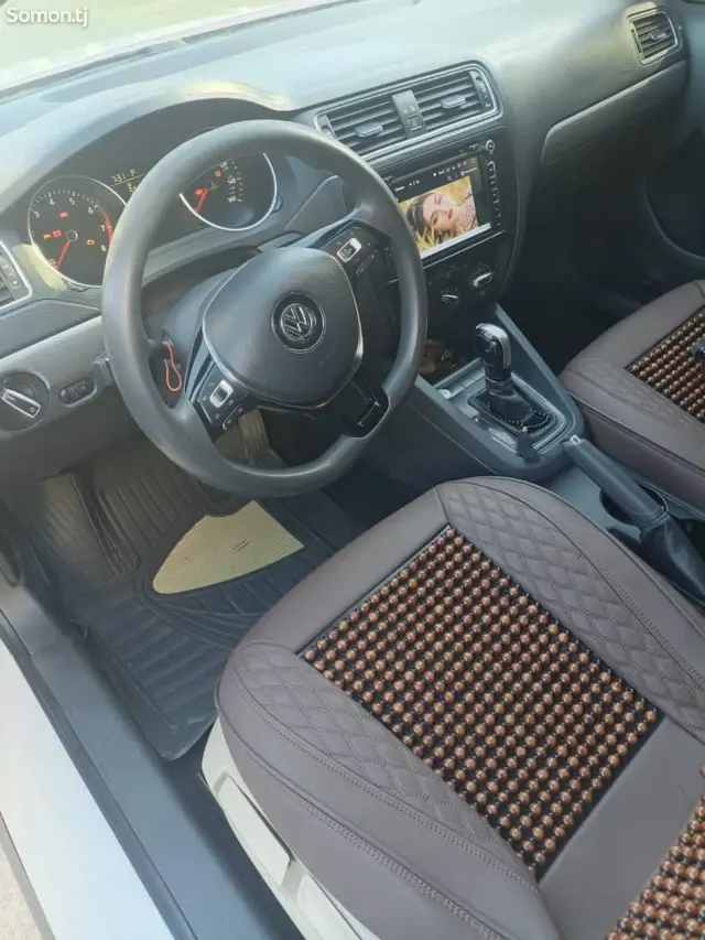 Volkswagen Jetta 2014 · 1.8 AT