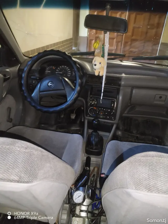 Opel Astra F 1993 · 1.8 MT