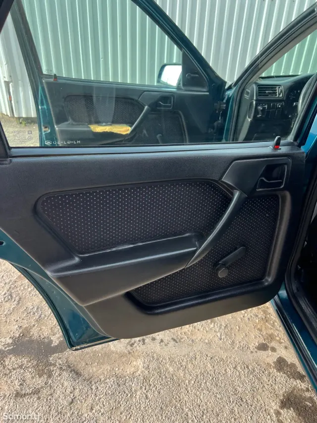 Opel Vectra A 1994 · 1.6 MT