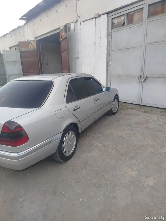 Mercedes-Benz C class 1994 · 1.8 MT