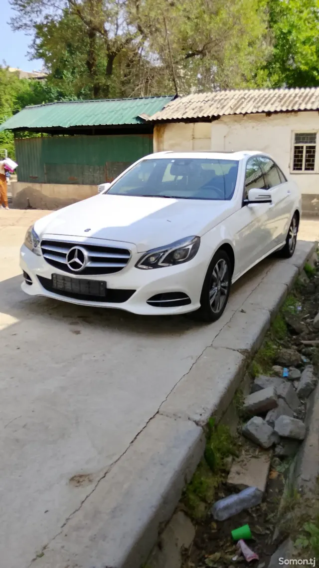 Mercedes-Benz E class 2015 · 2.0 AT