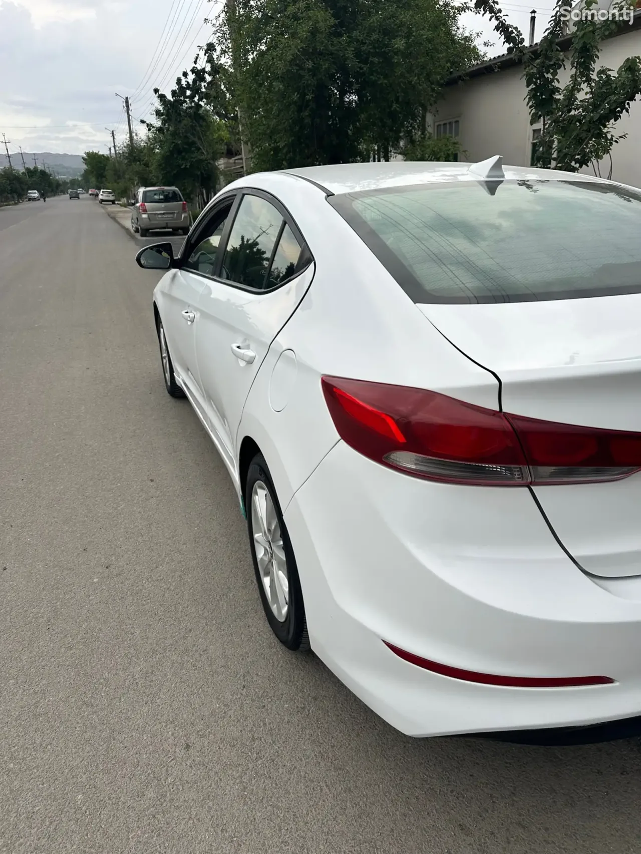 Hyundai Elantra 2017 · 2.0 AT