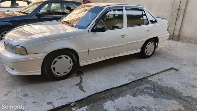 Daewoo Nexia 1996 · 1.6 MT