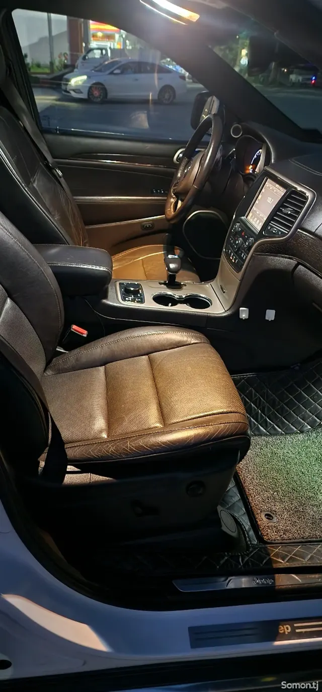 Jeep Grand Cherokee 2014 · 3.0 AT
