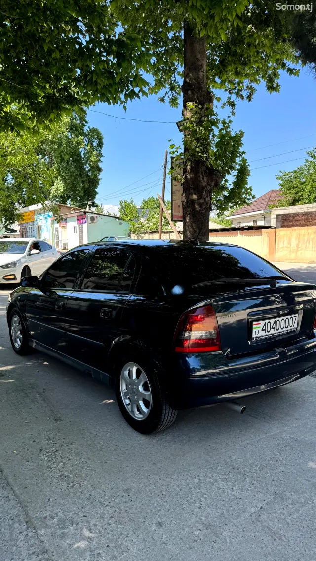 Opel Astra G 2002 · 1.6 MT
