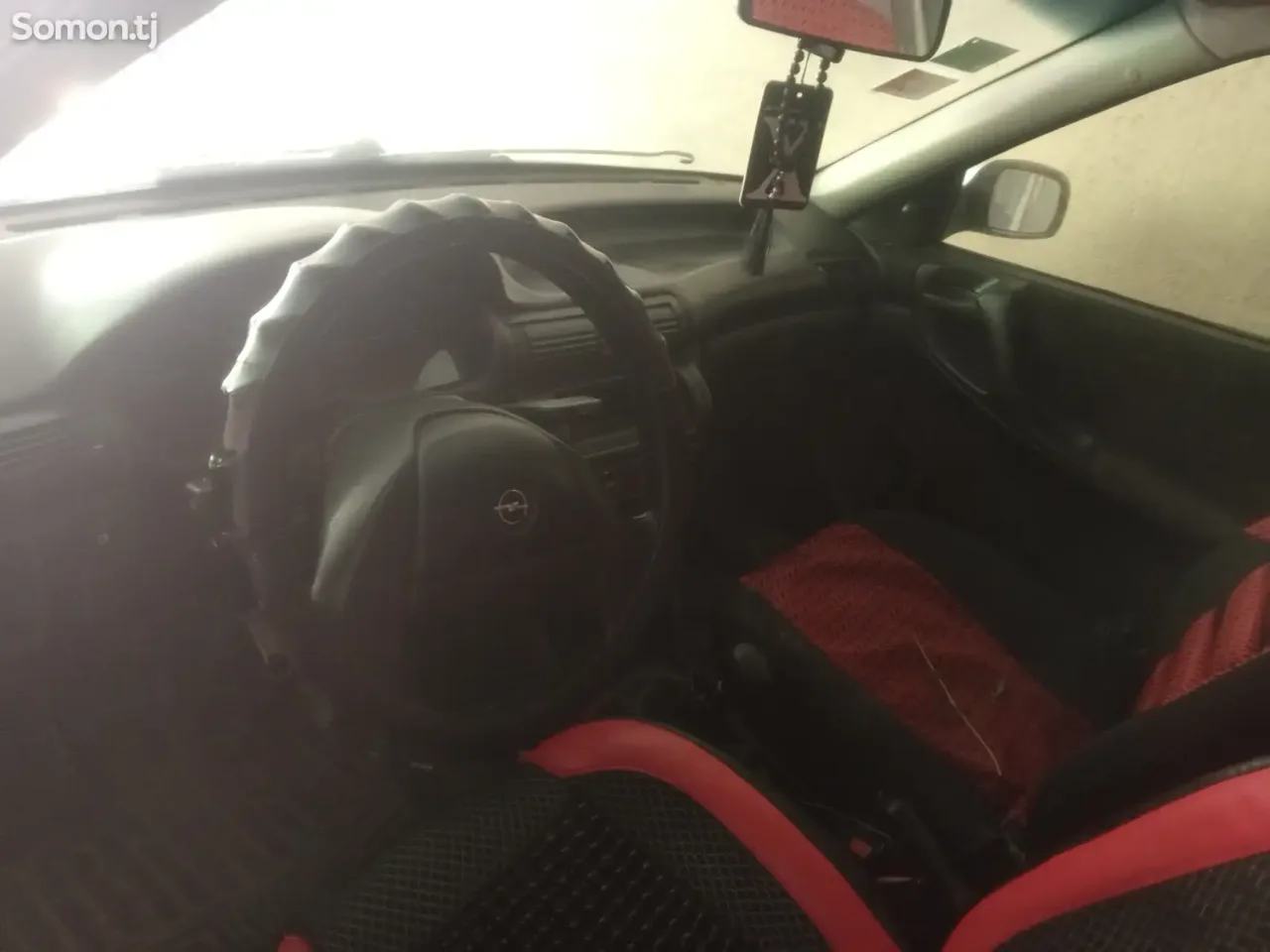 Opel Astra F 1993 · 1.6 MT