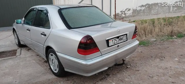 Mercedes-Benz C class 1998 · 2.2 MT