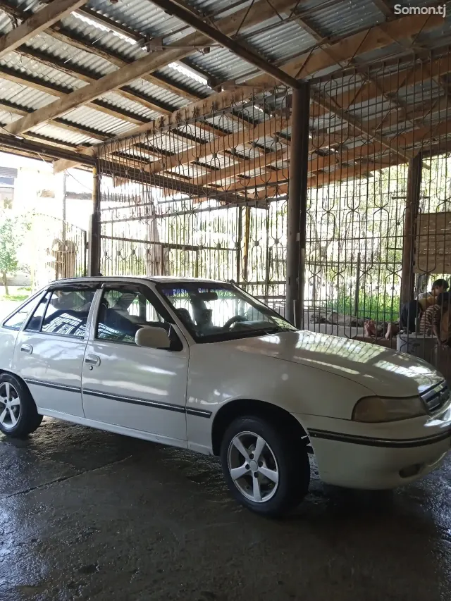 Daewoo Nexia 1995 · 1.6 MT