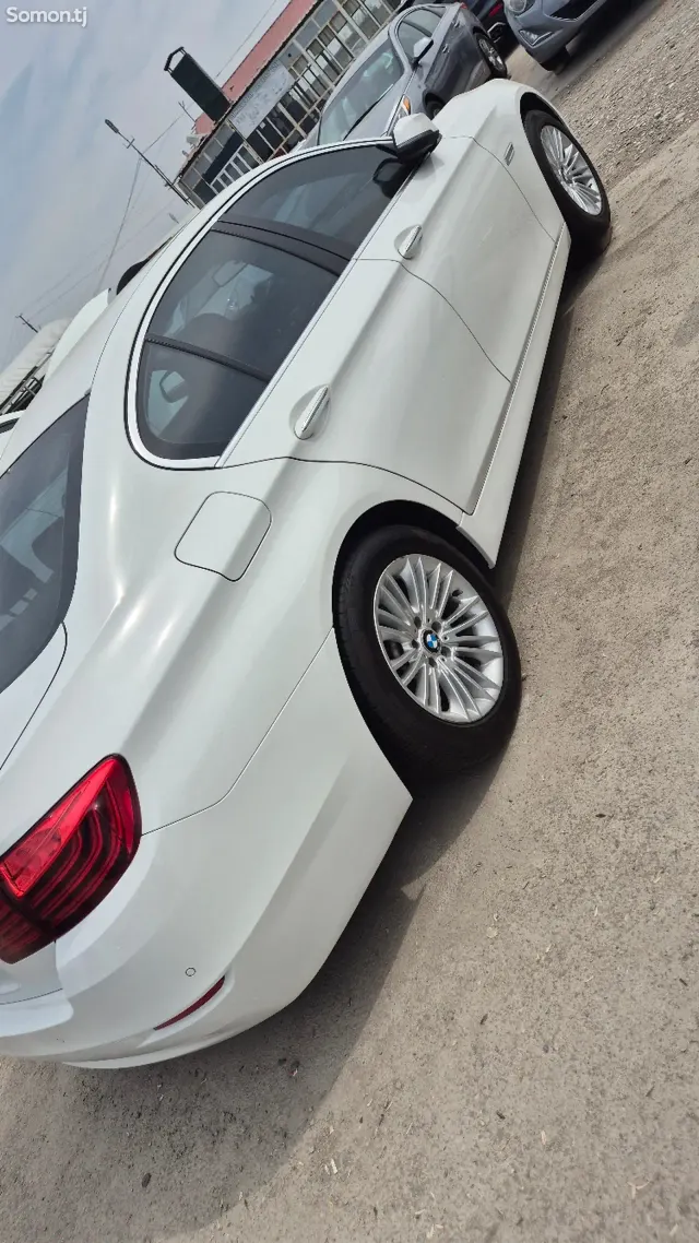 BMW 5 series 2015 · 2.0 AT