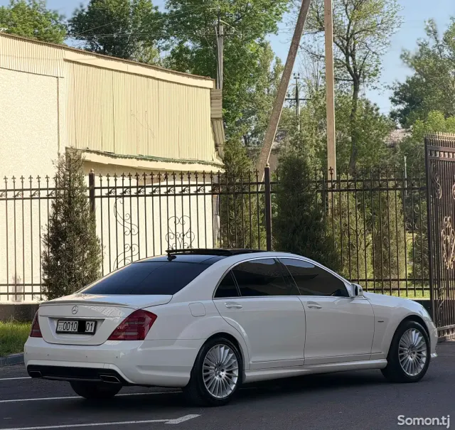 Mercedes-Benz S class 2012 · 3.5 AT