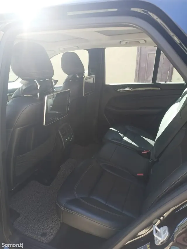 Mercedes-Benz ML class 2015 · 2.5 AT