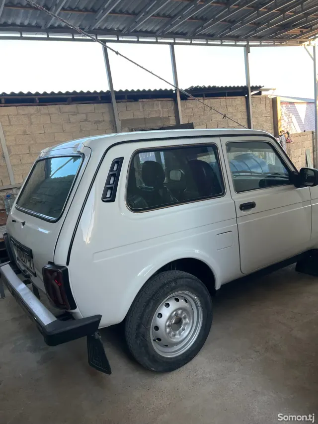 Lada (ВАЗ) Нива 2015 · 1.7 MT