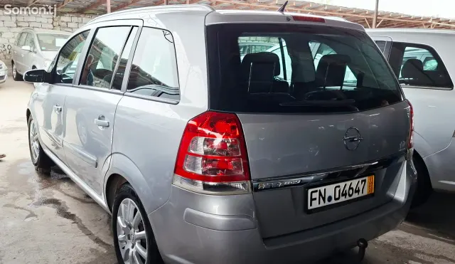 Opel Zafira 2009 · 1.8 MT