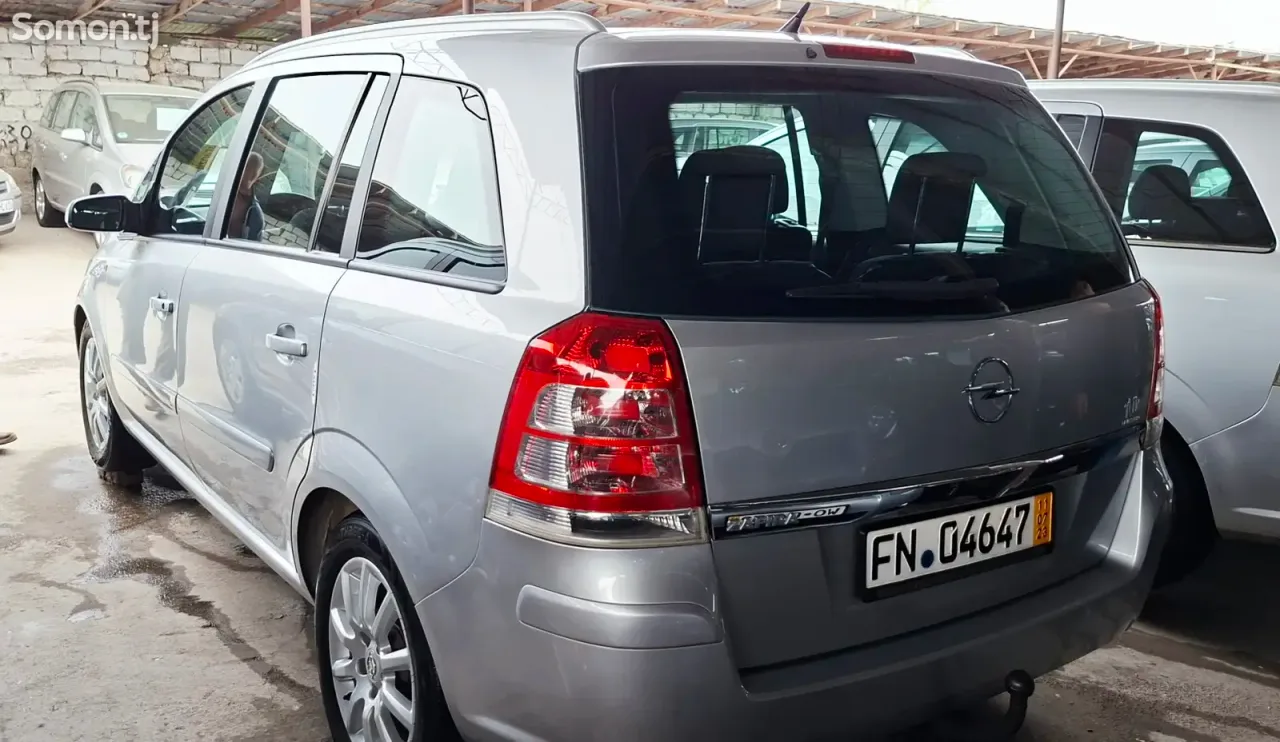 Opel Zafira 2009 · 1.8 MT