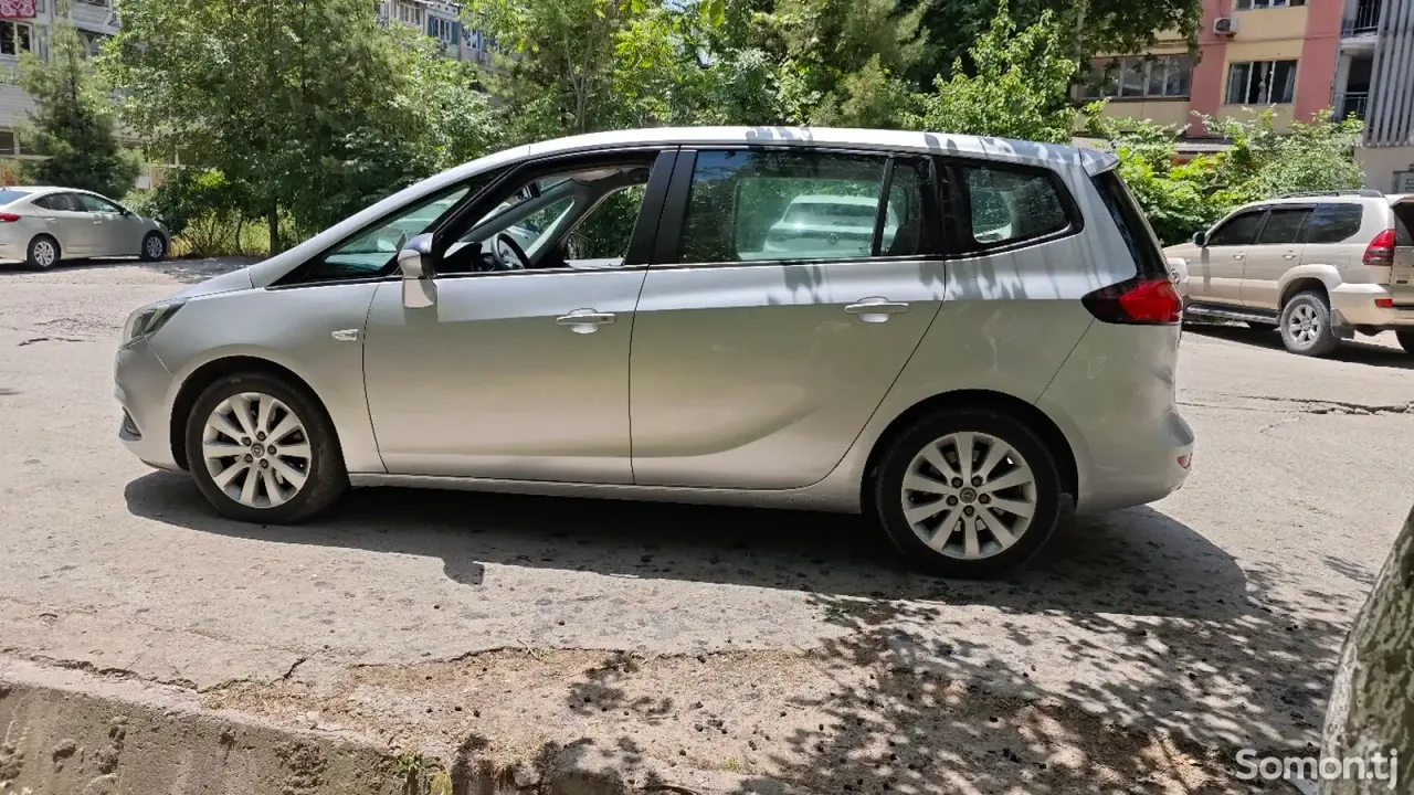 Opel Zafira 2018 · 1.6 AT