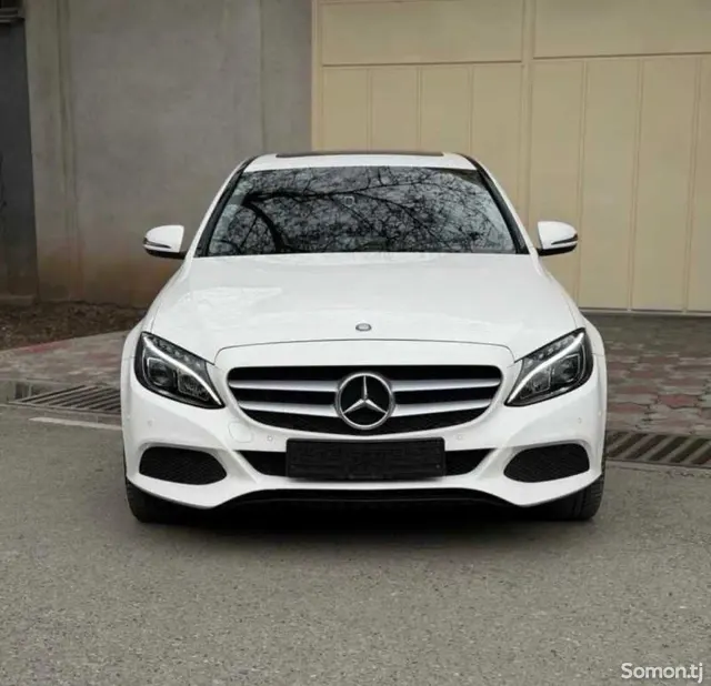 Mercedes-Benz C class 2016 · 2.0 AT