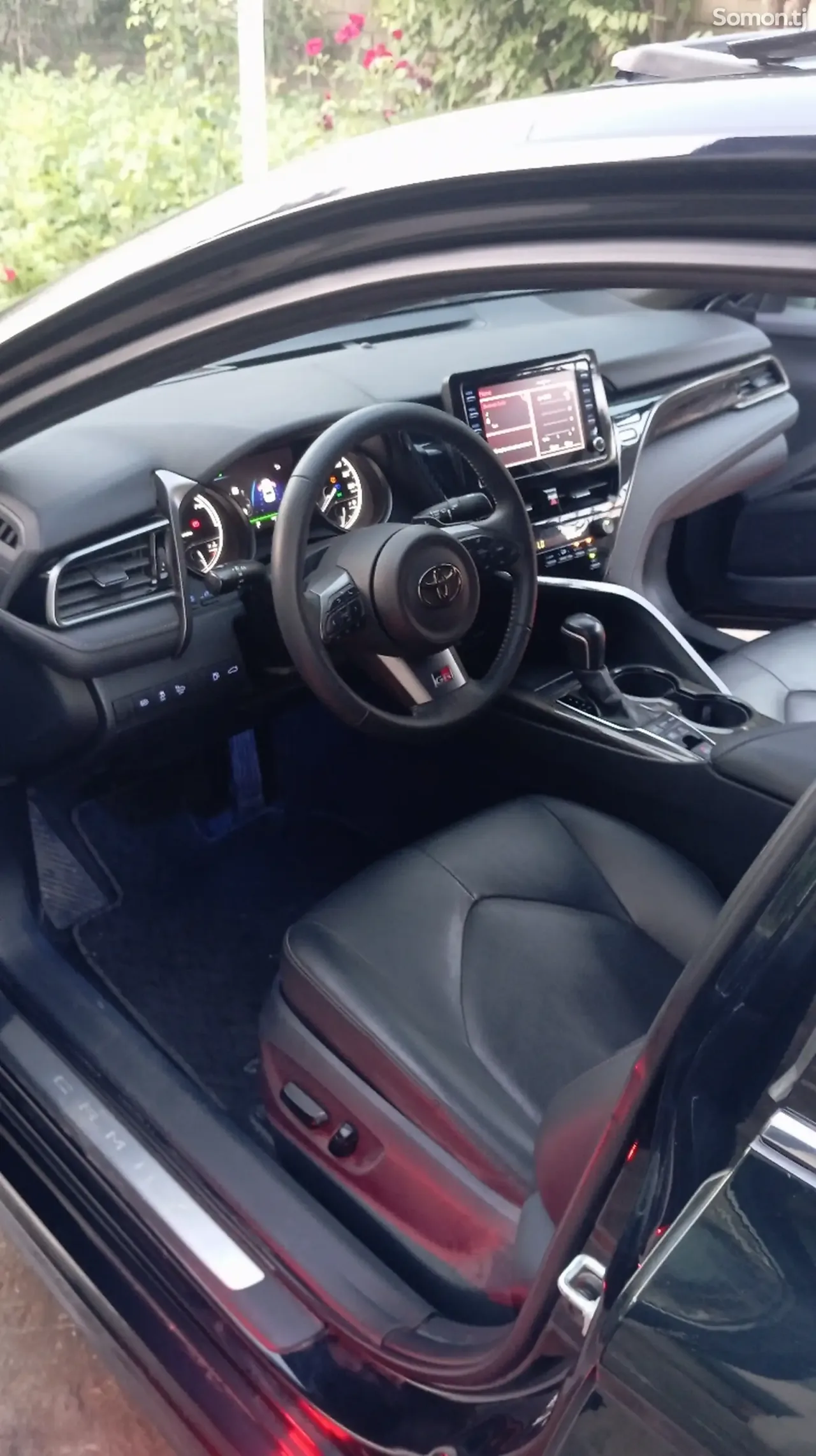 Toyota Camry 2018 · 2.5 AT