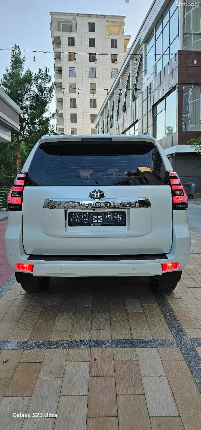 Toyota Land Cruiser Prado 2019 · 2.8 AT