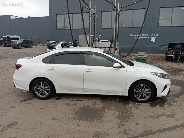 Kia K3 2021 · 1.6 AT