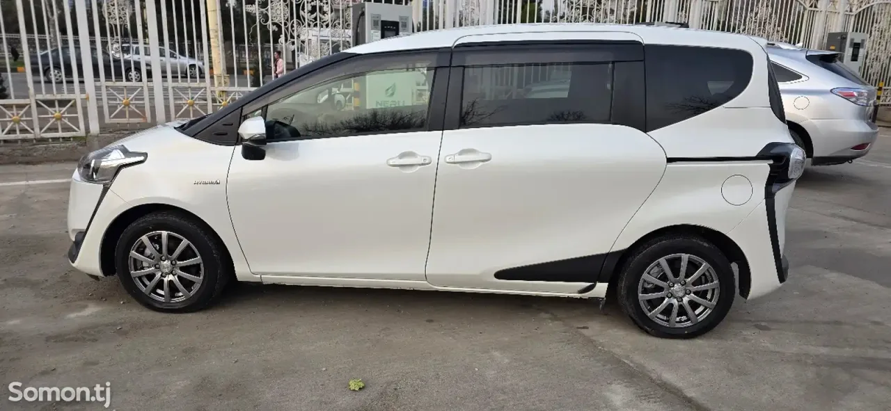 Toyota Sienta 2016 · 1.5 CVT