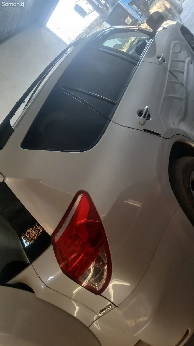 Toyota RAV 4 2008 · 2.2 AT