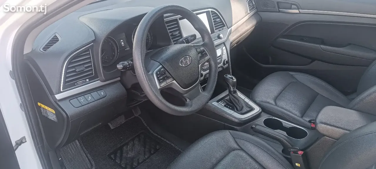 Hyundai Avante 2017 · 1.6 AT
