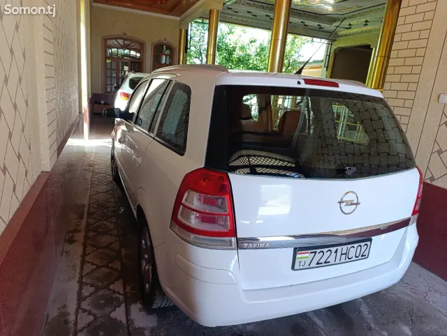 Opel Zafira 2009 · 1.8 MT