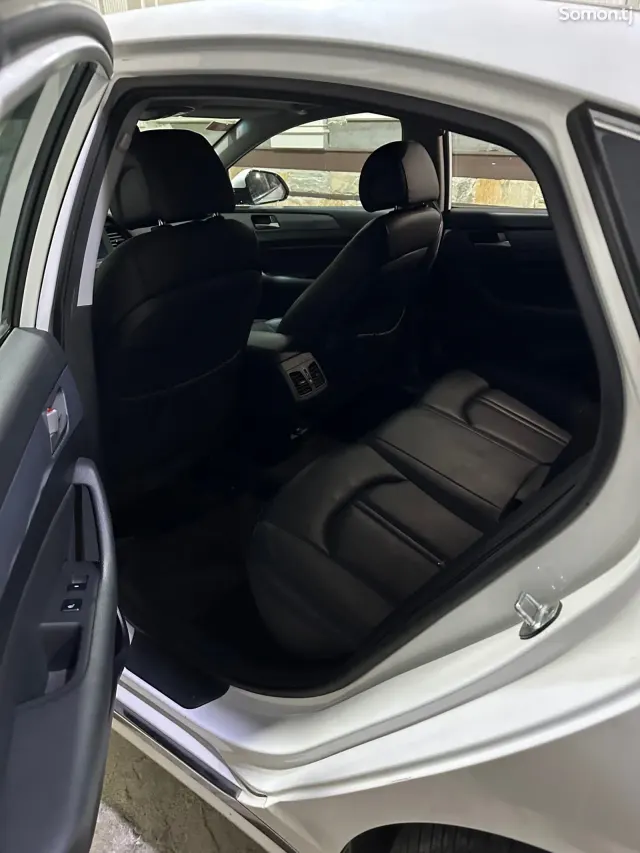 Hyundai Sonata 2015 · 2.0 CVT