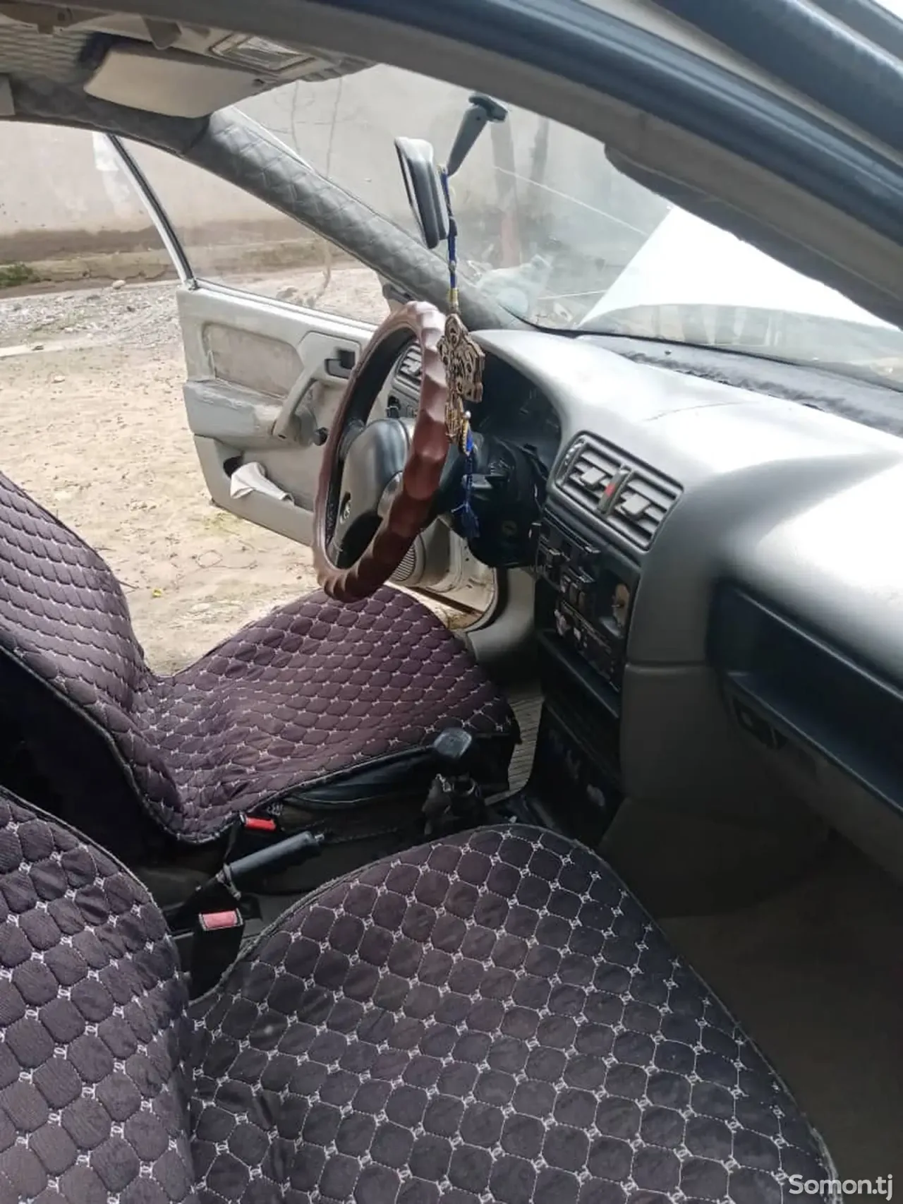 Opel Vectra A 1991 · 1.6 MT