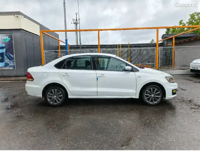 Volkswagen Polo 2019 · 1.6 AT
