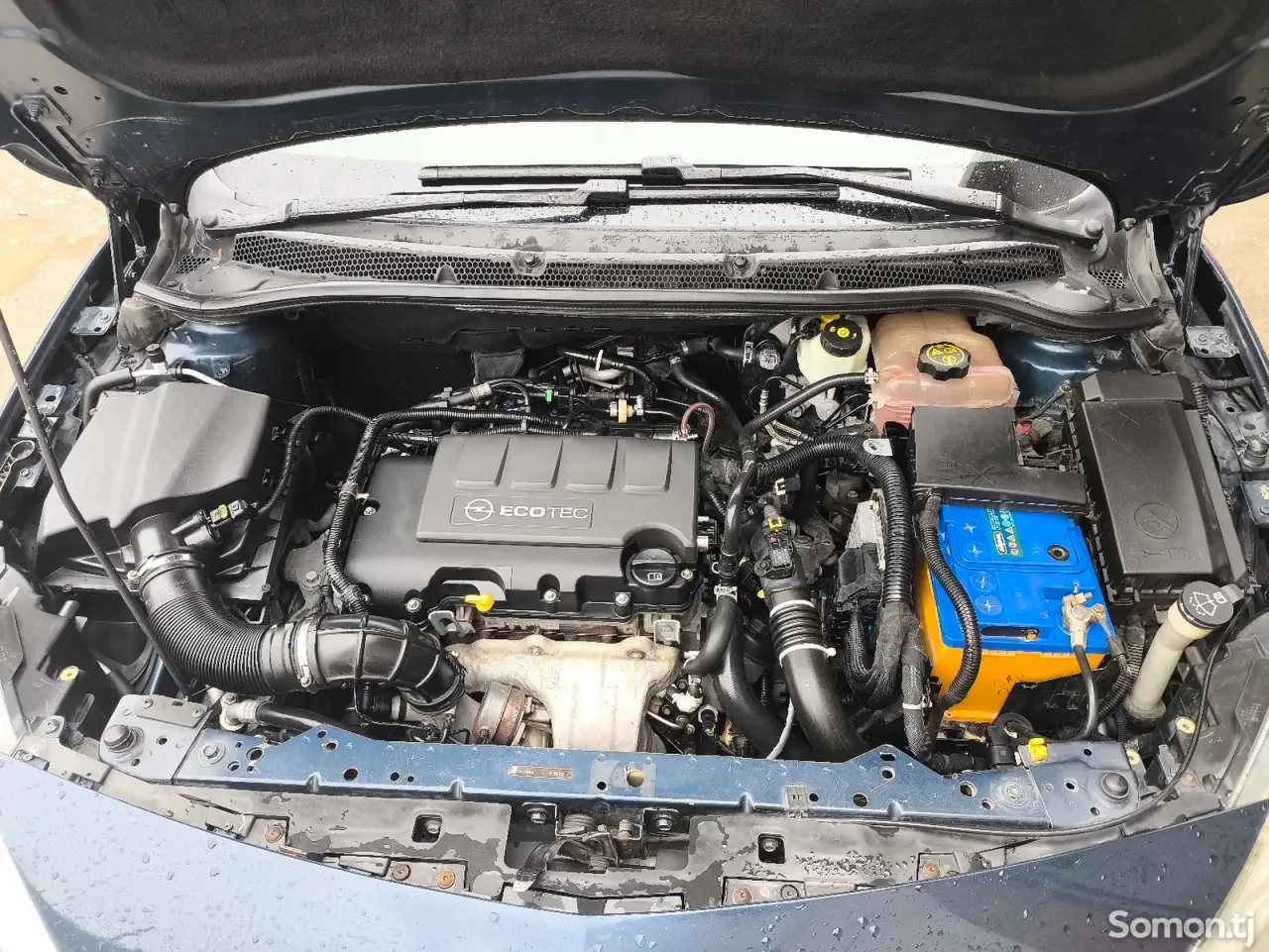 Opel Astra J 2012 · 1.4 MT