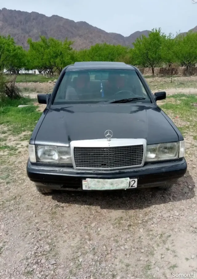 Mercedes-Benz W124 1991 · 2.0 MT