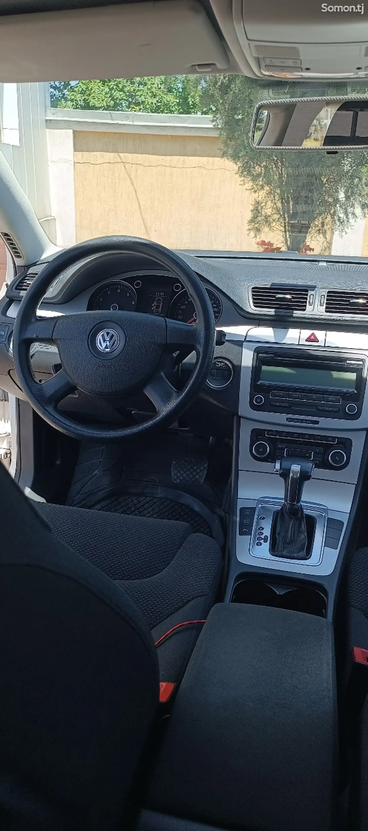 Volkswagen Passat 2010 · 2.0 AT