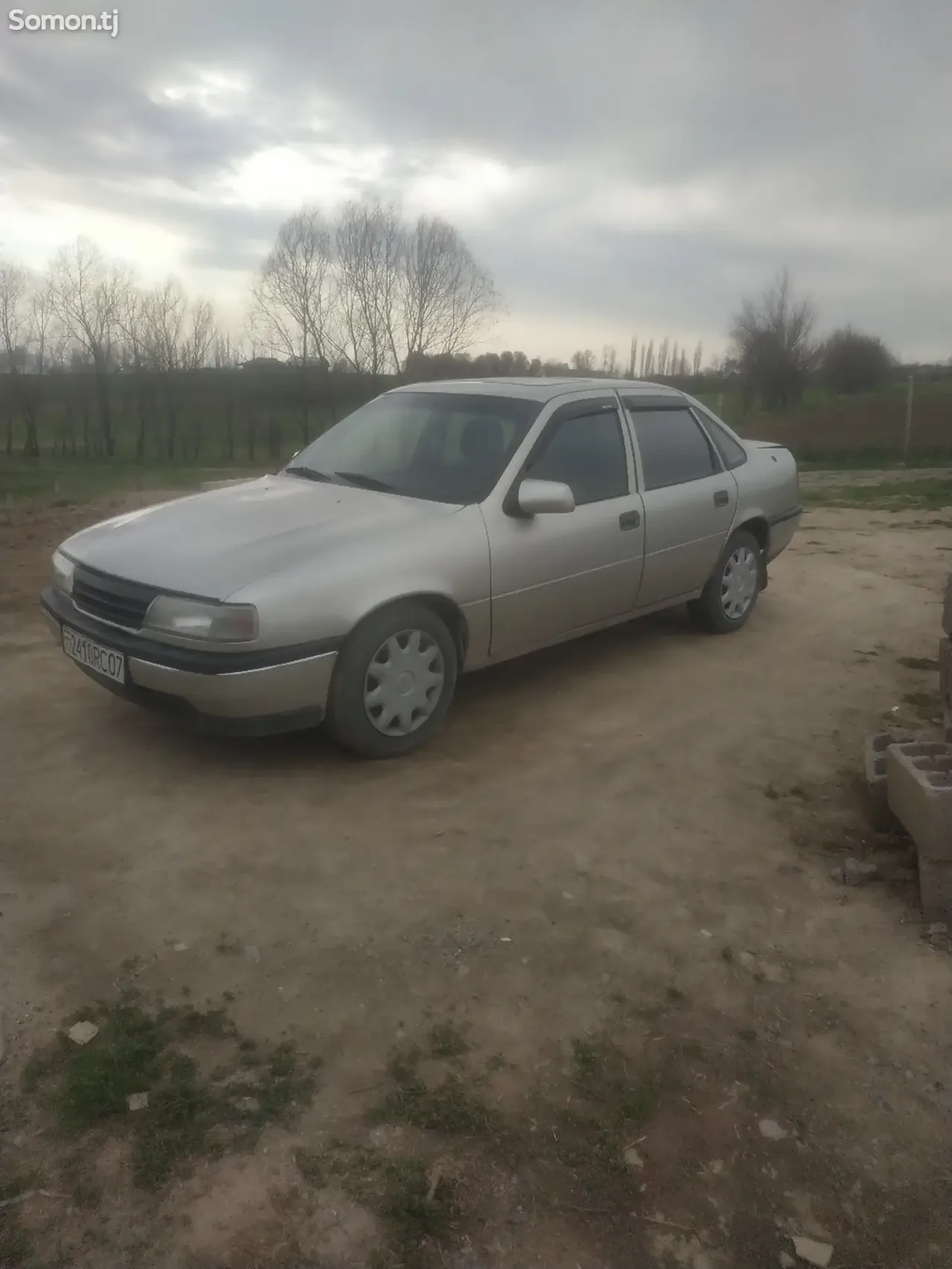 Opel Vectra A 1991 · 1.6 MT