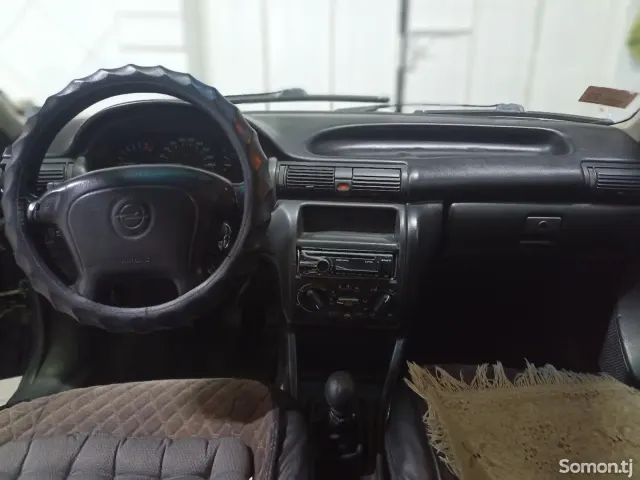 Opel Astra F 1993 · 1.6 MT