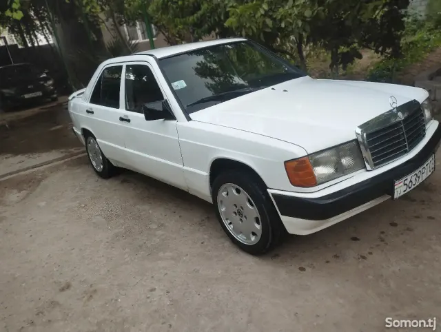 Mercedes-Benz W201 1992 · 1.8 MT