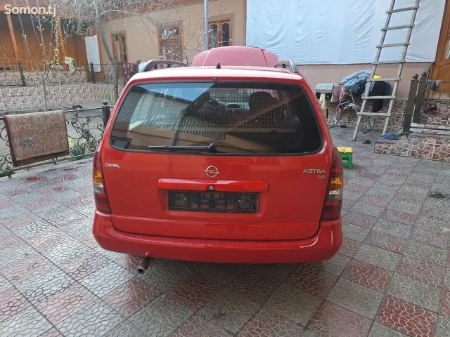 Opel Astra G 1999 · 1.6 MT