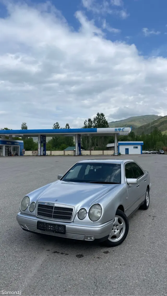 Mercedes-Benz E class 1997 · 2.0 AT